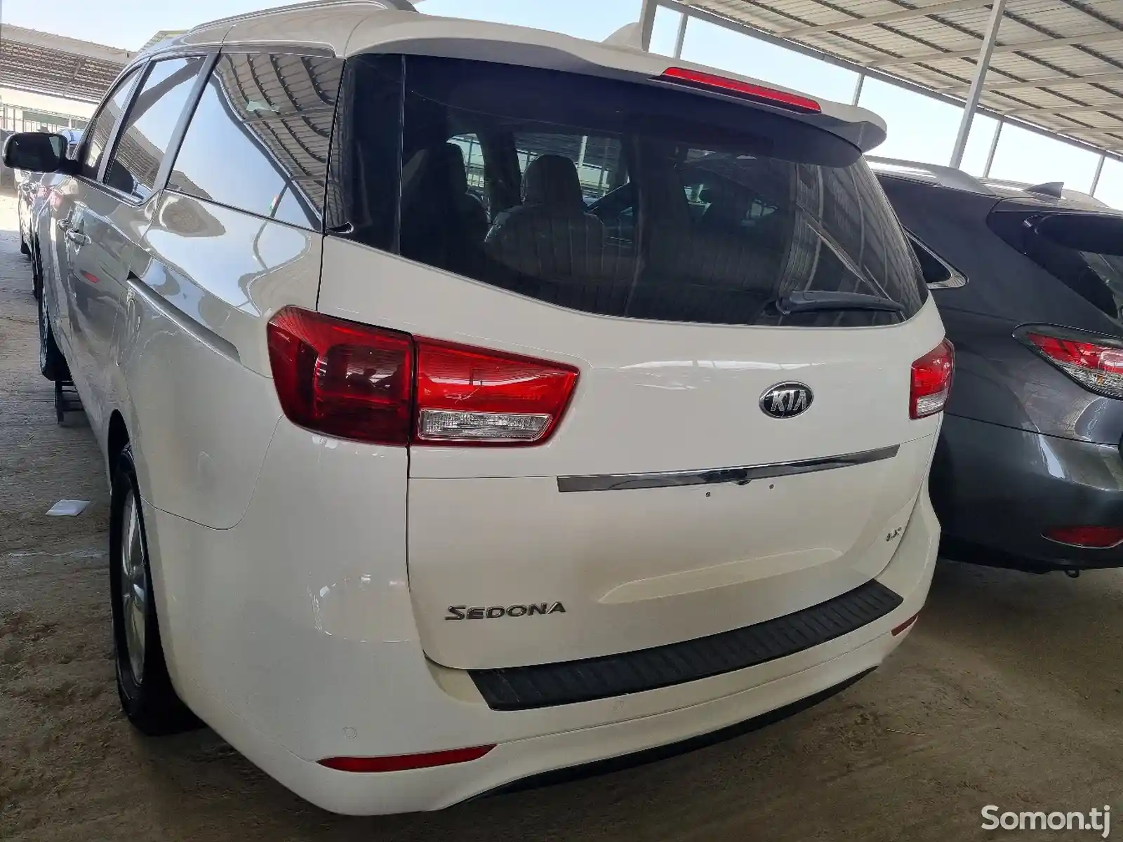 Kia Sedona, 2015-4