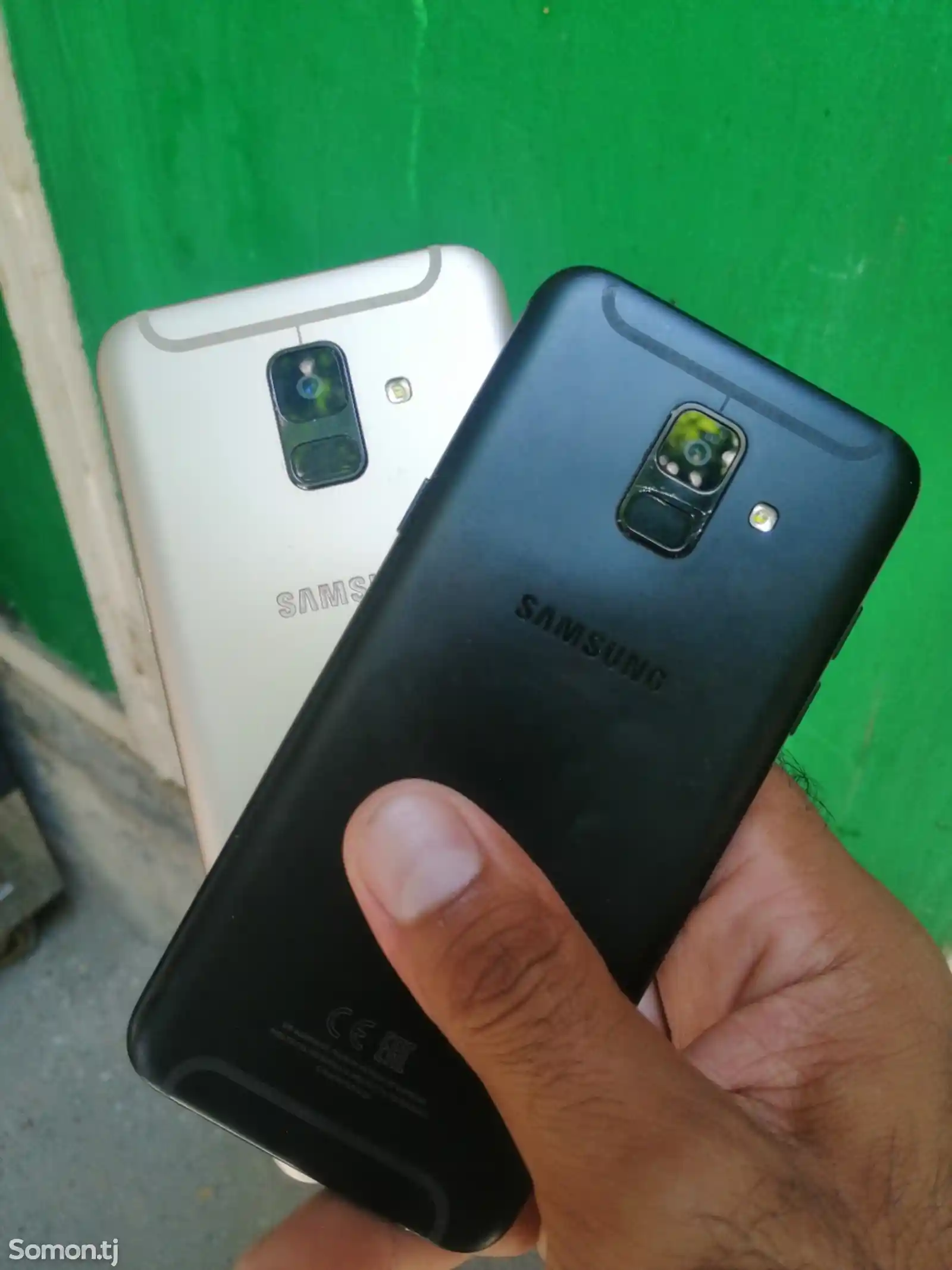 Samsung Galaxy A6-1