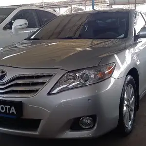 Toyota Camry, 2011