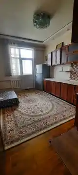 2-комн. квартира, 2 этаж, 80м², 101мкр-7