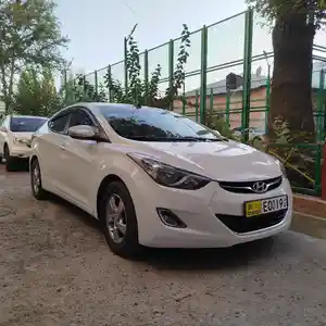 Hyundai Avante, 2013