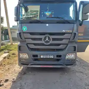 Седельный тягач Mercedes-Benz Actros, 2012