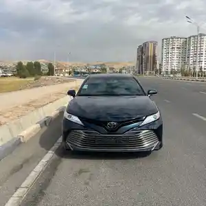 Toyota Camry, 2018