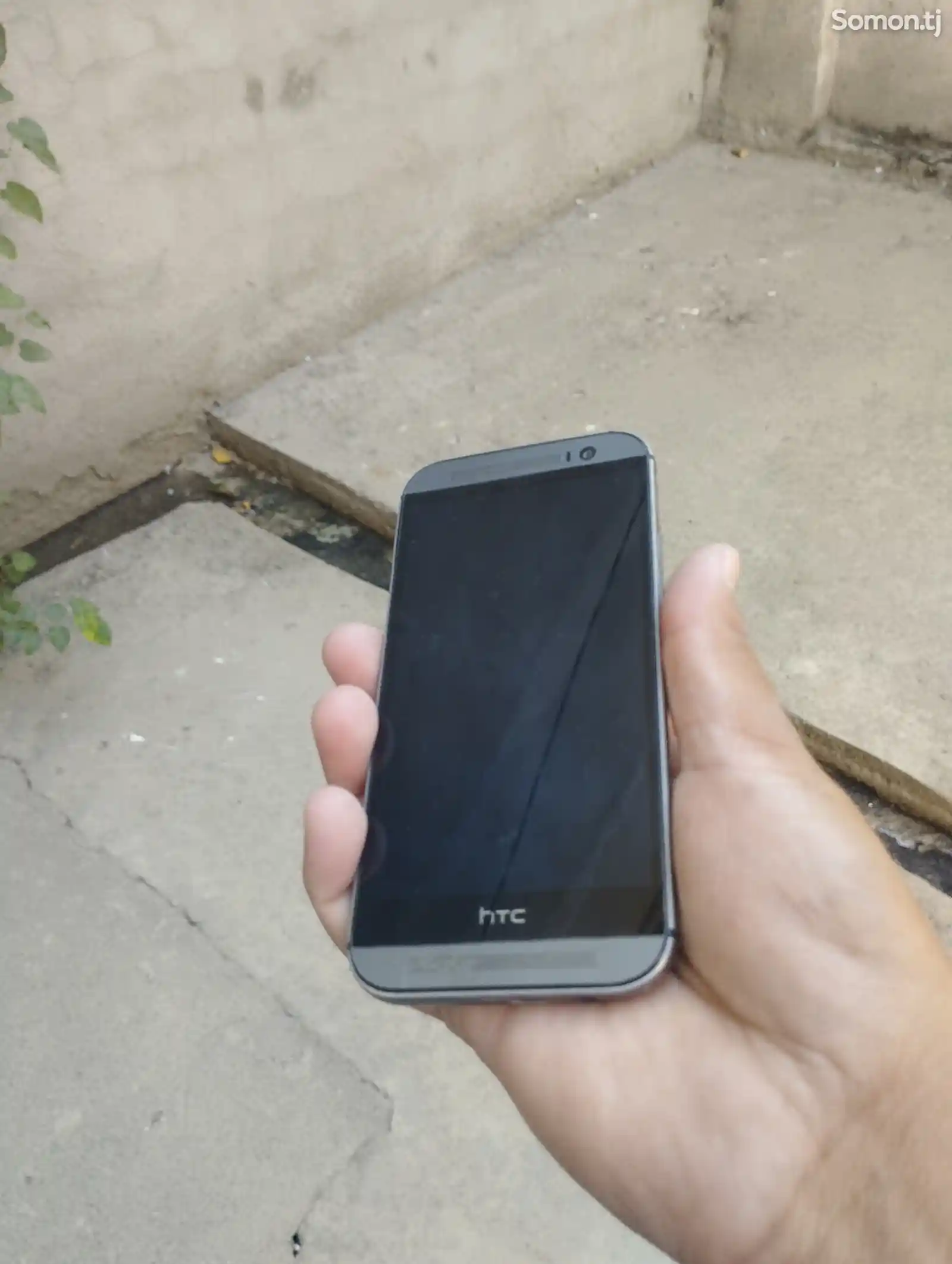 Телефон HTC-3