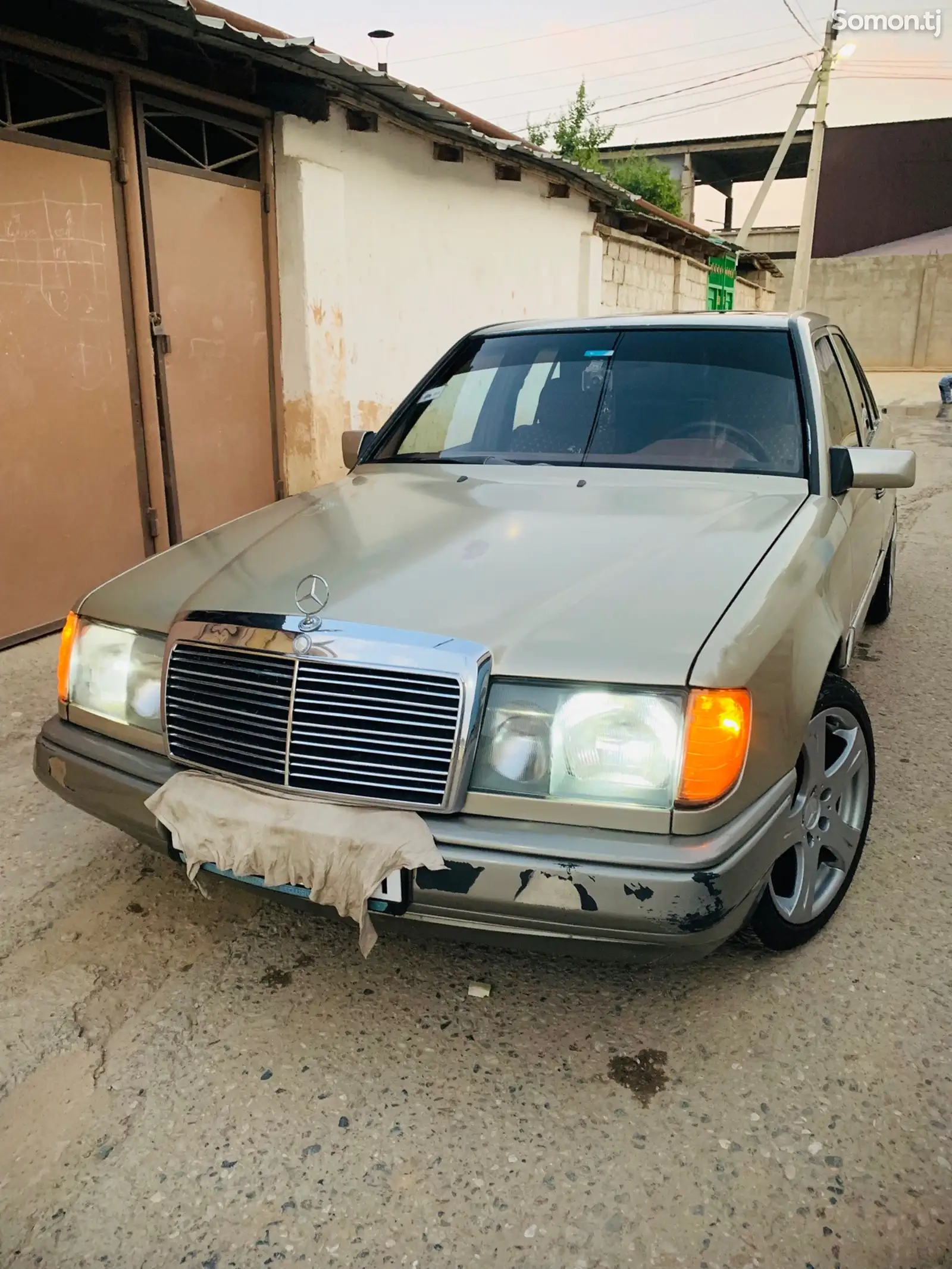 Mercedes-Benz W124, 1990-1