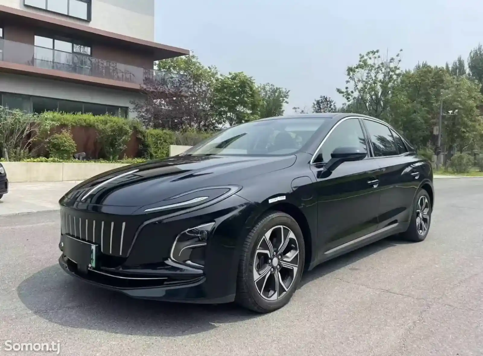 Hongqi E-QM5, 2021-4