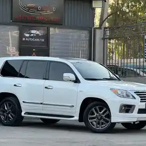 Lexus LX series, 2011