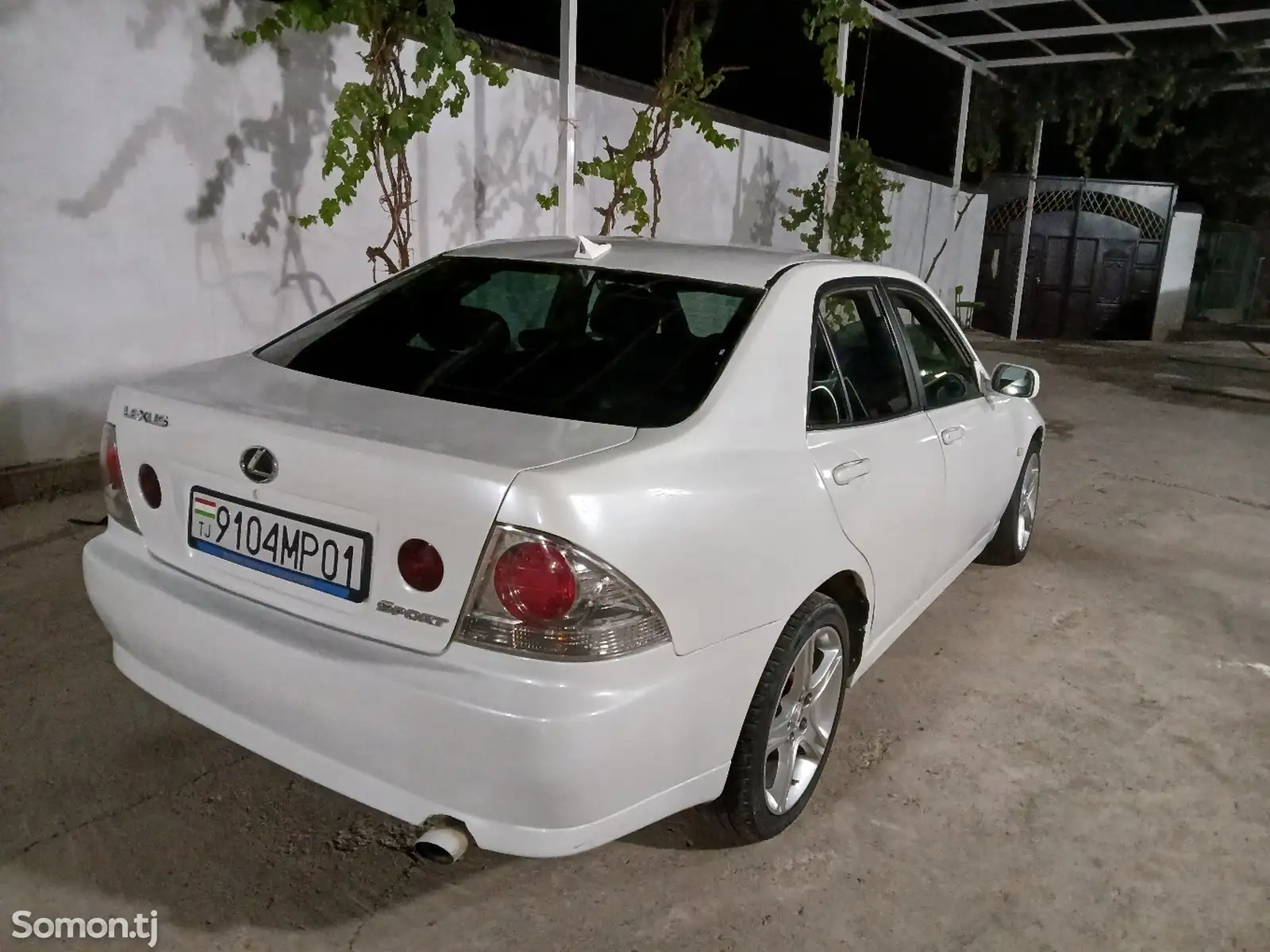 Lexus IS series, 2000-6