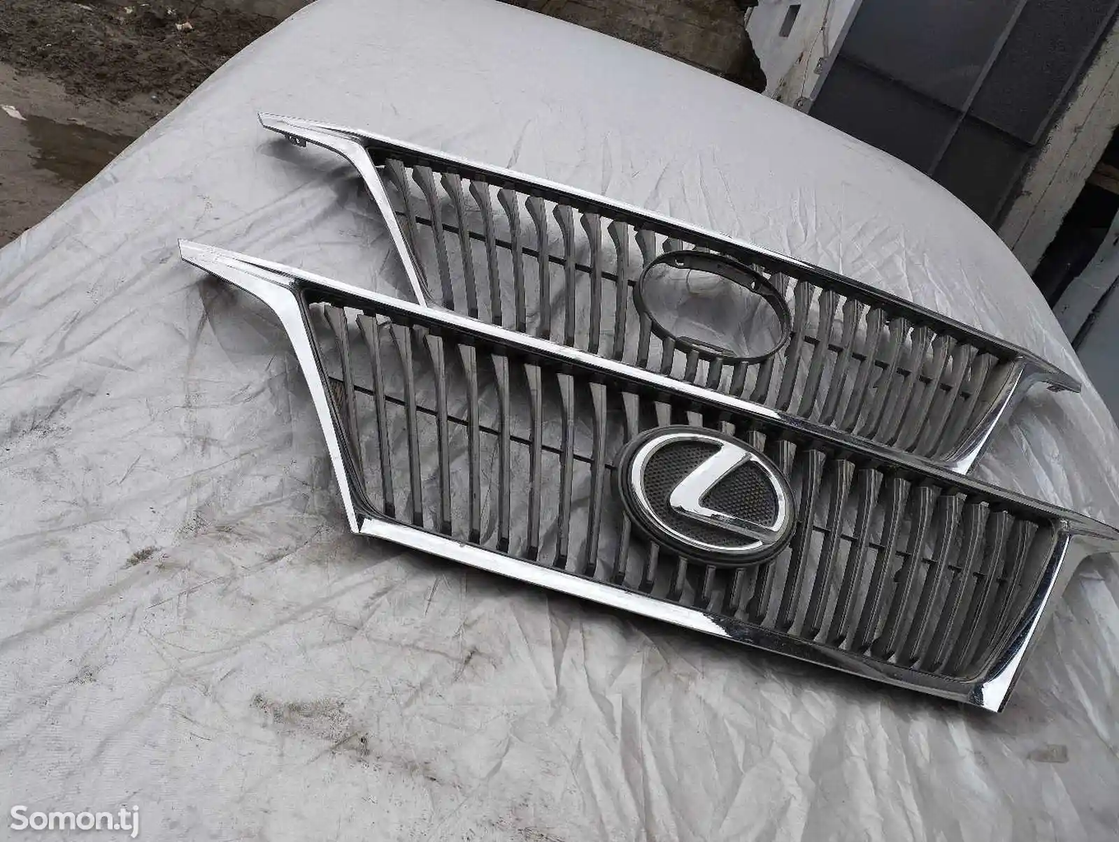 Решетка радиатора Lexus RX-3