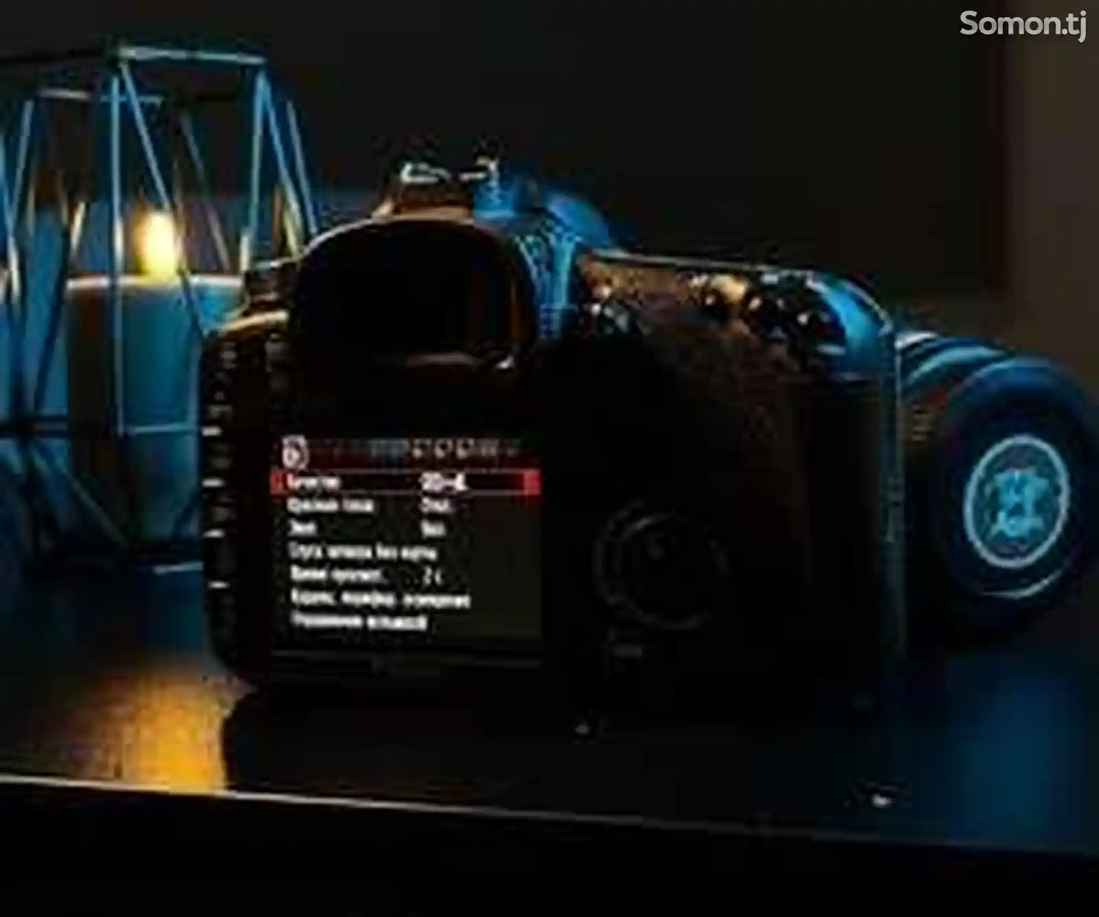 Фотоаппарат Canon 7D с объективом 18-85 mm и вспышкой-4