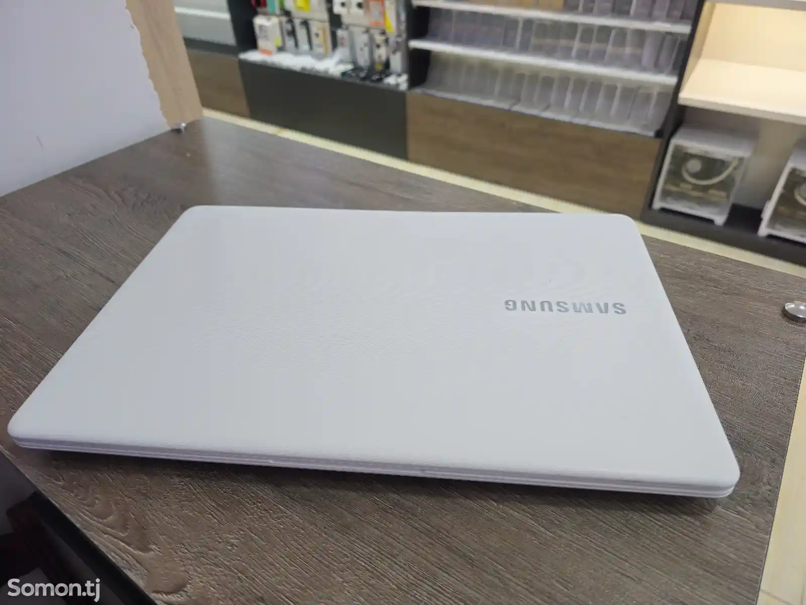 Ноутбук Samsung Core i5-7200U / 8GB / GT 920MX 2GB / SSD 128GB+HDD 500-4