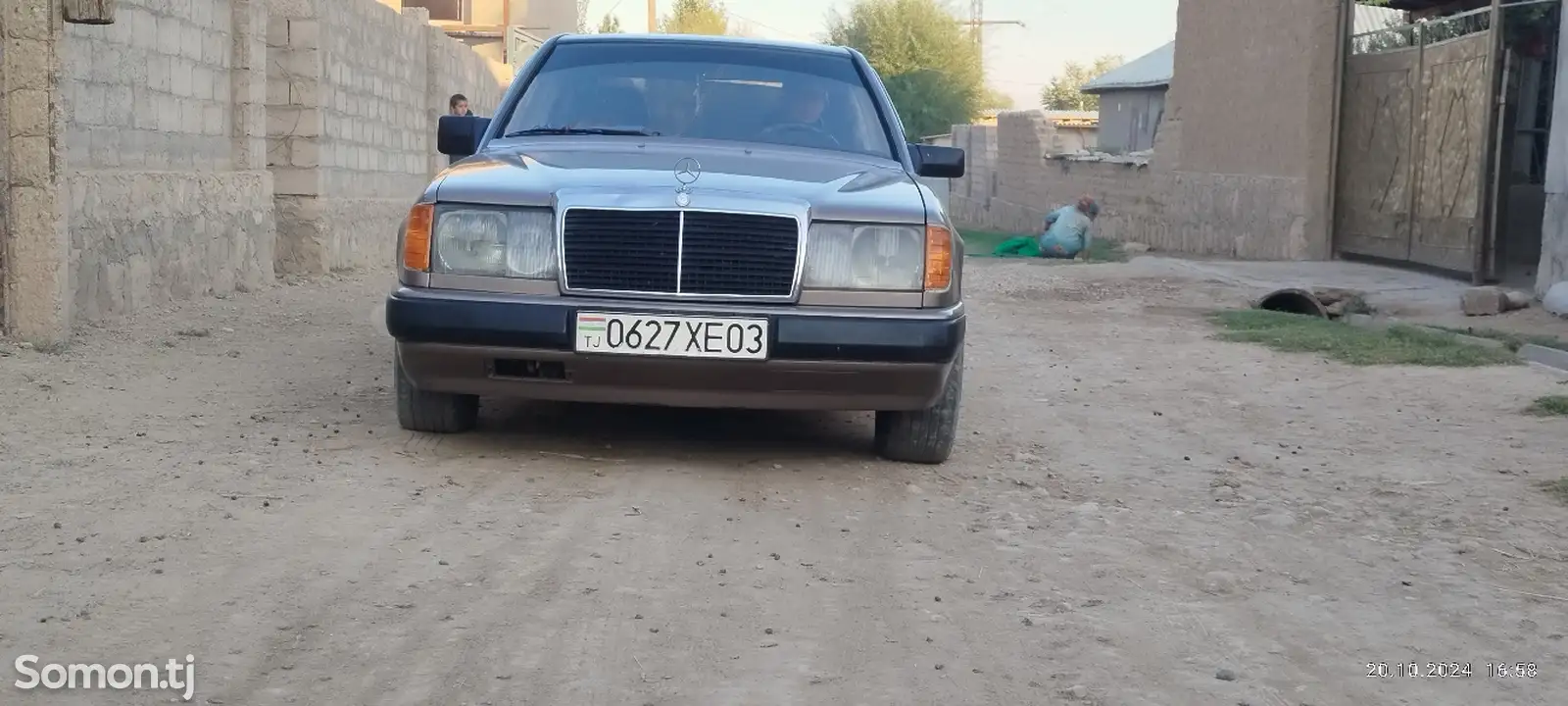 Mercedes-Benz W124, 1990-1