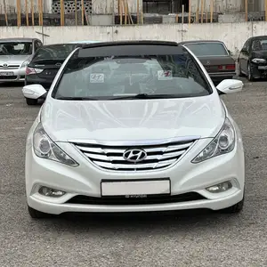 Hyundai Sonata, 2010