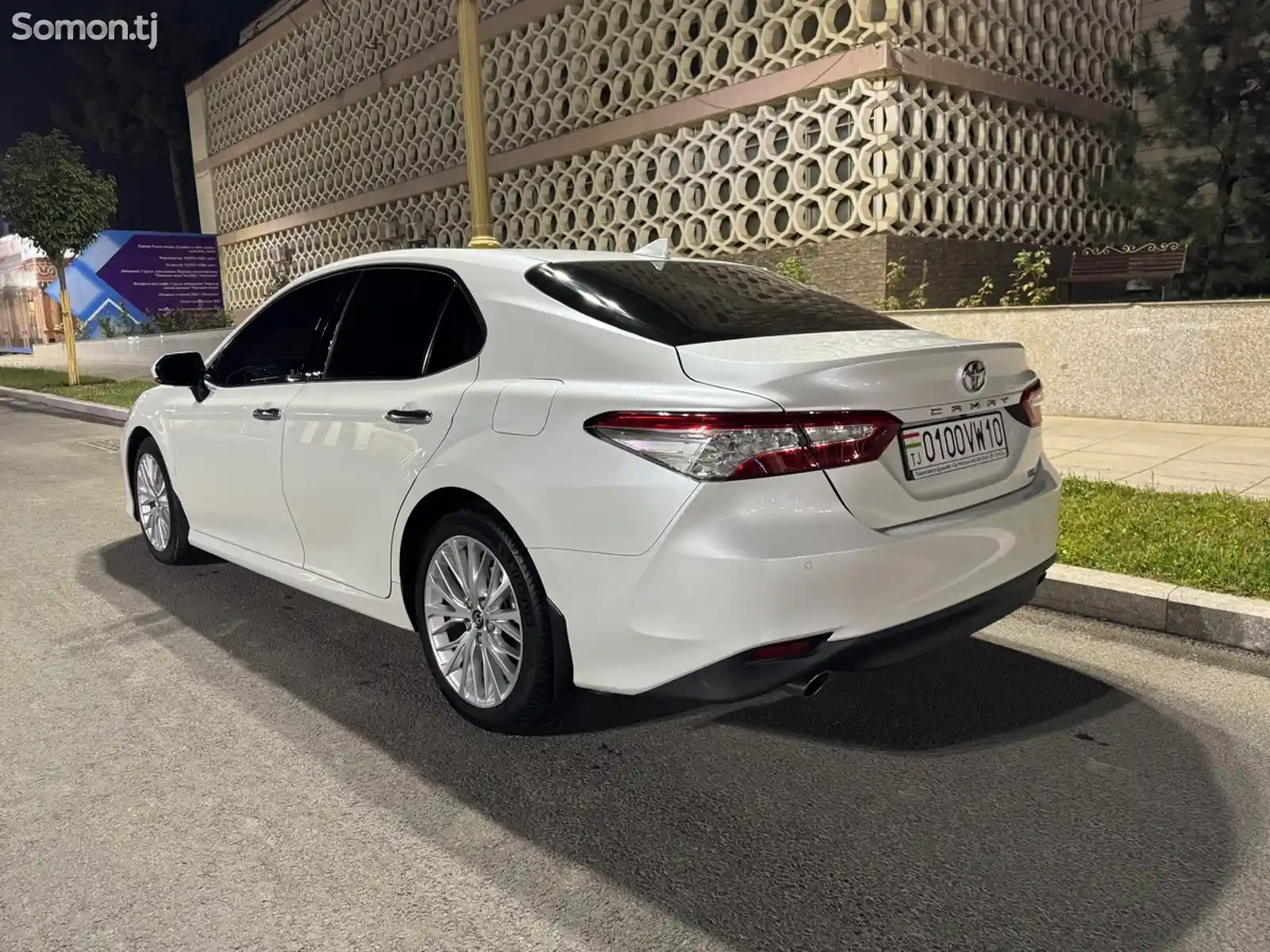 Toyota Camry, 2019-3