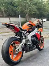 Honda cbr-1000rr-4