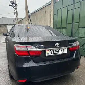 Toyota Camry, 2016