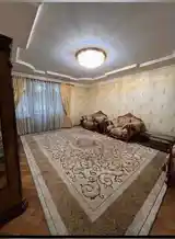 2-комн. квартира, 4 этаж, 100м², Дом печать-2