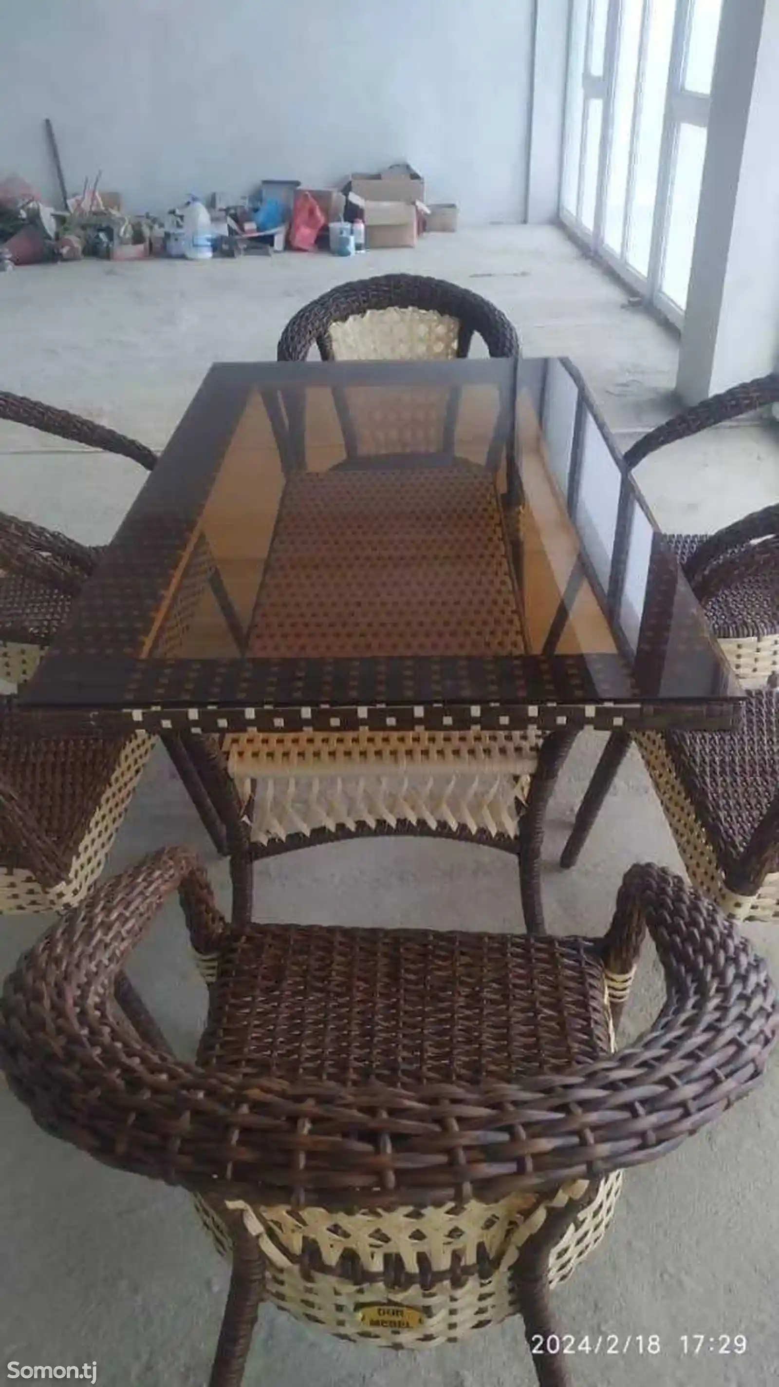 Плетённые стол и стулья из ротанга-2