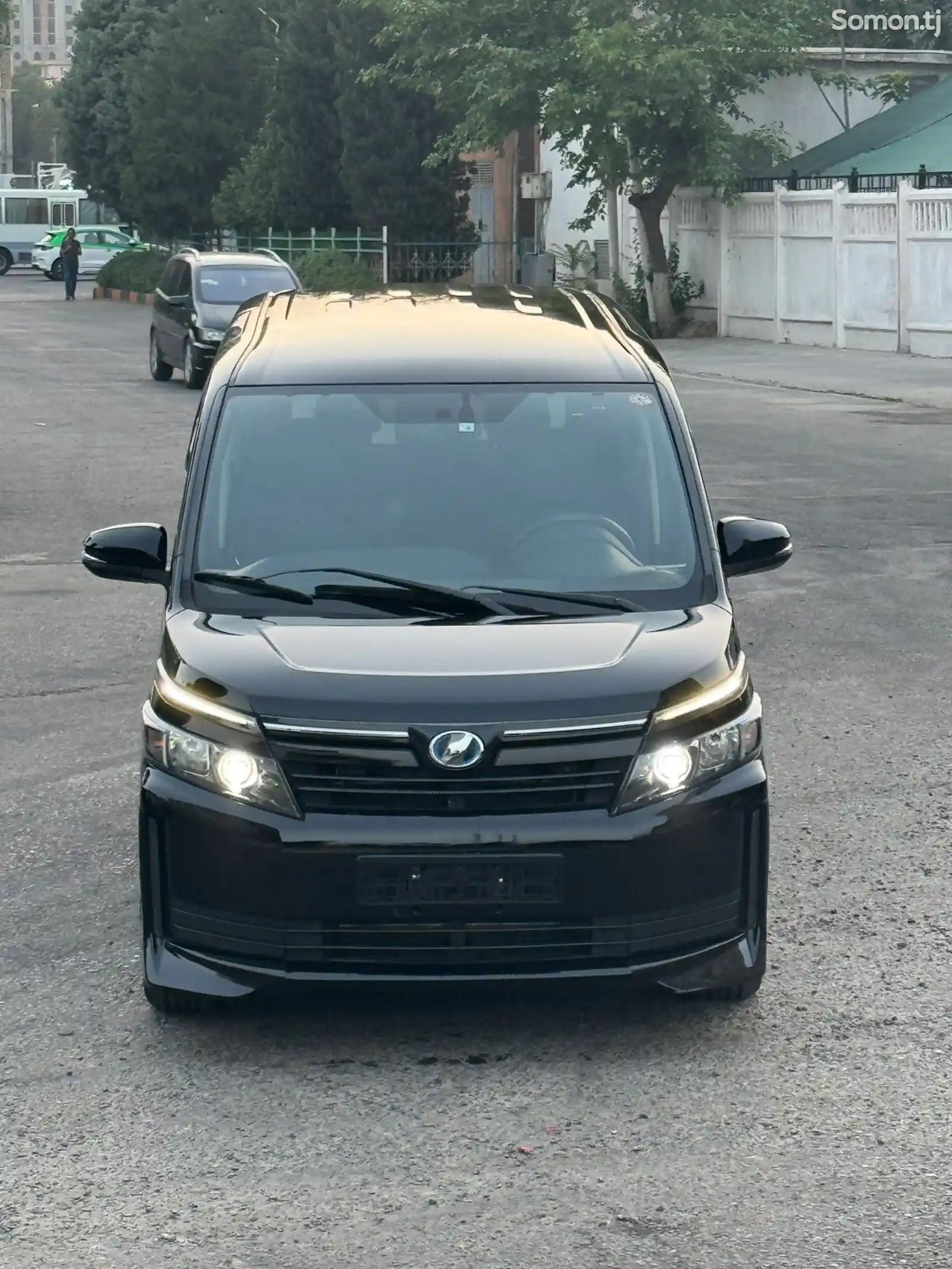 Toyota Voxy, 2014-1