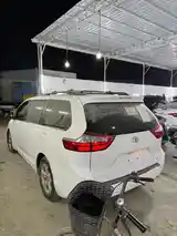 Toyota Sienna, 2015-7