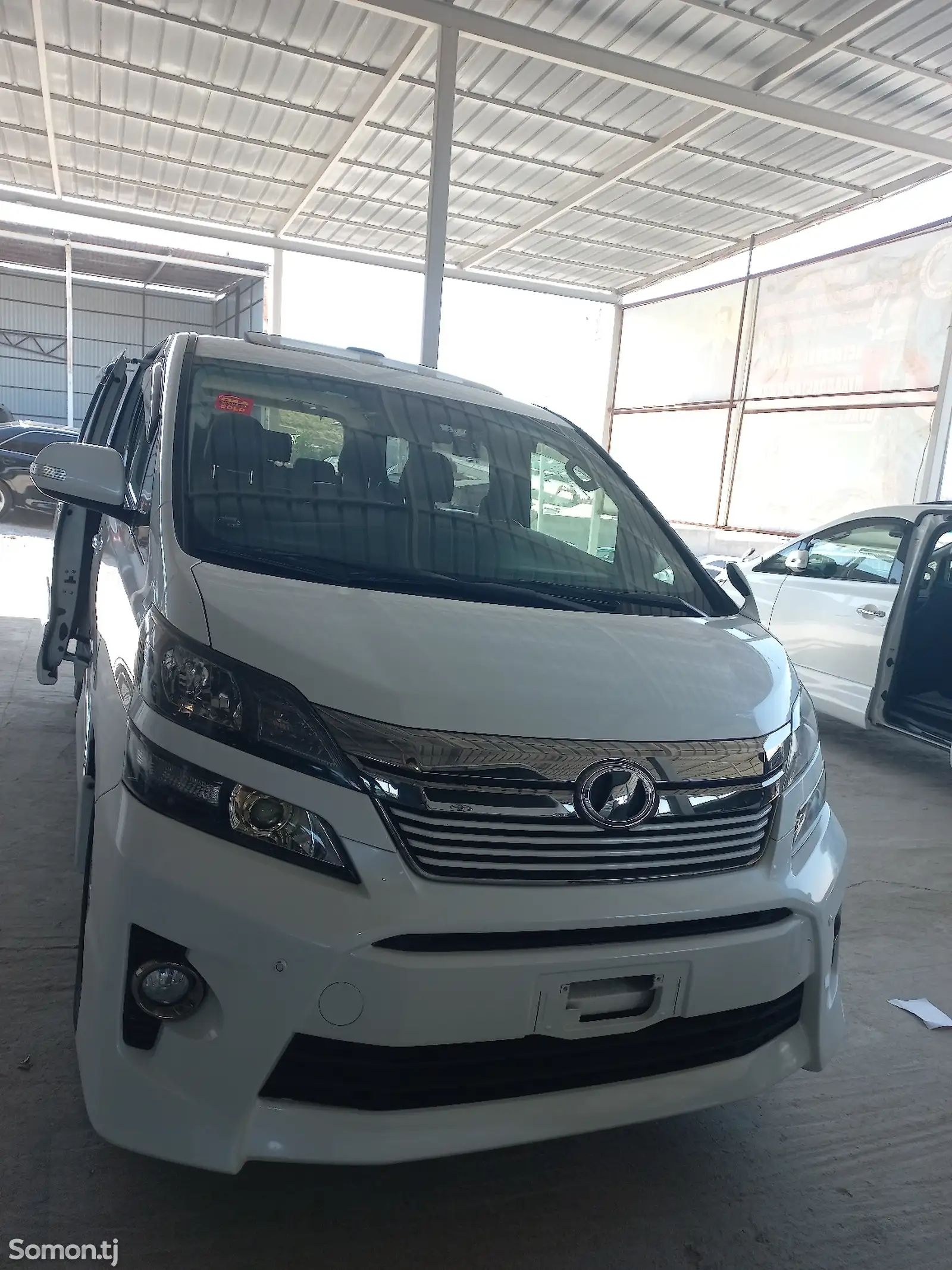 Toyota Vellfire, 2014-1