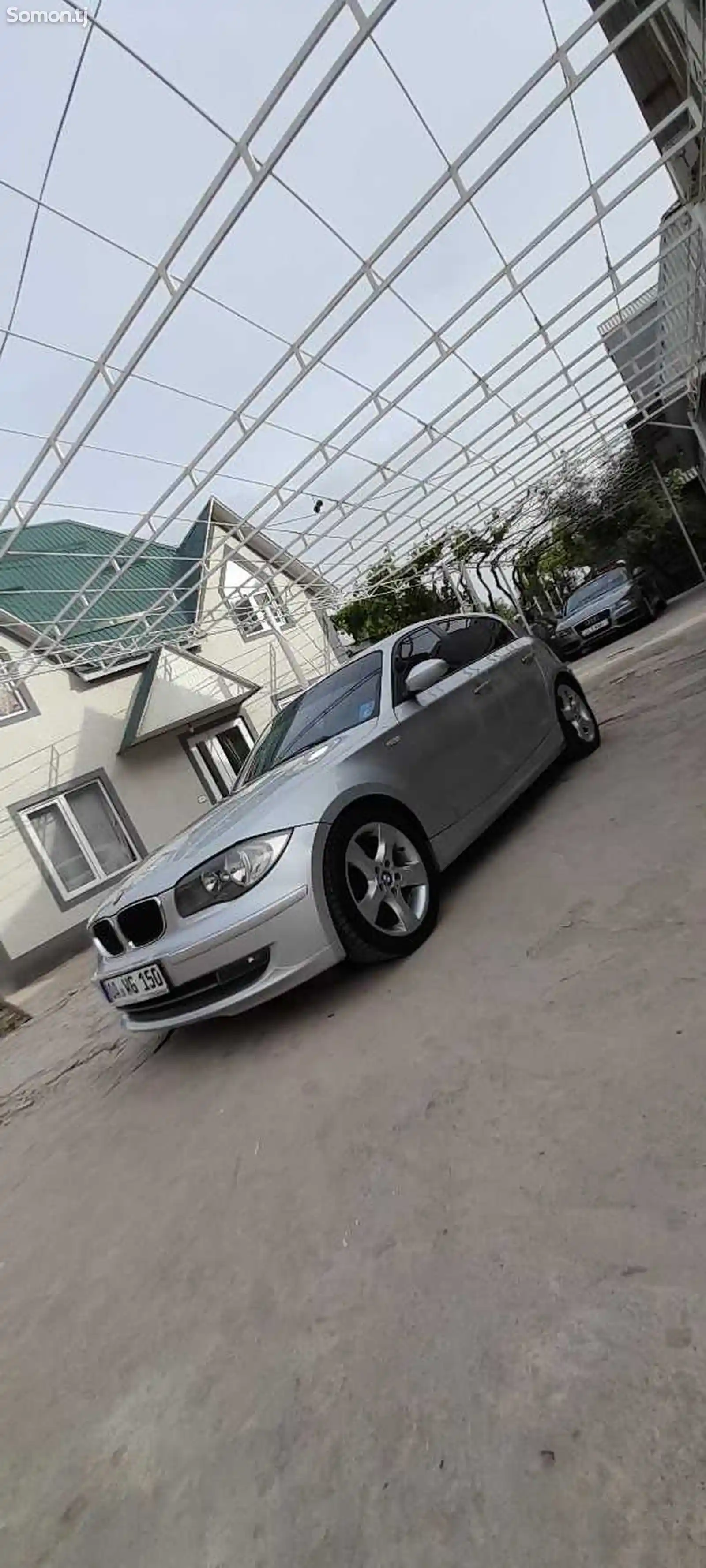 BMW 1 series, 2008-1