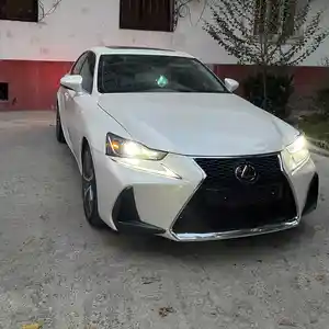 Lexus IS series, 2017