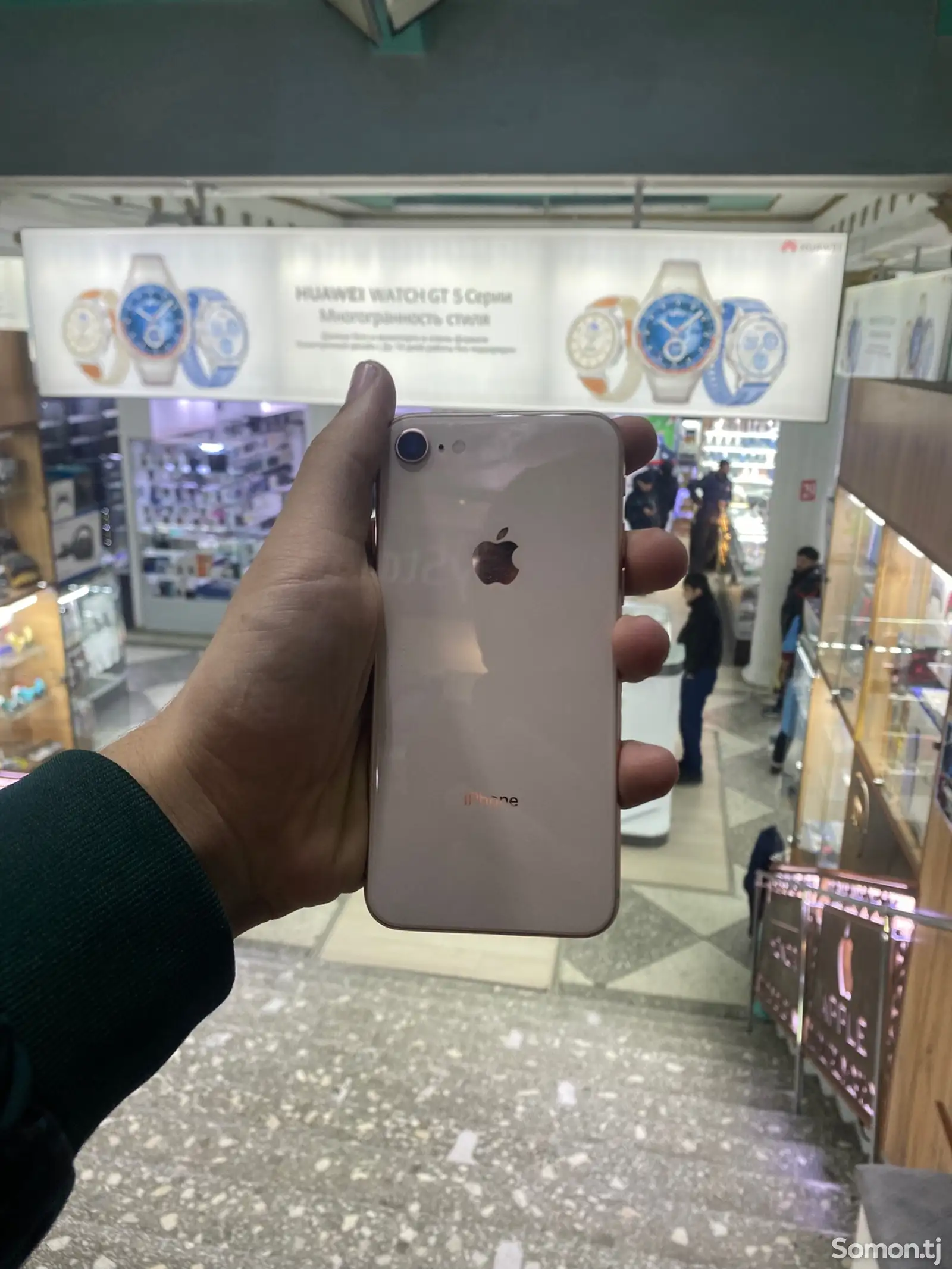 Apple iPhone 8, 64 gb, Gold-1