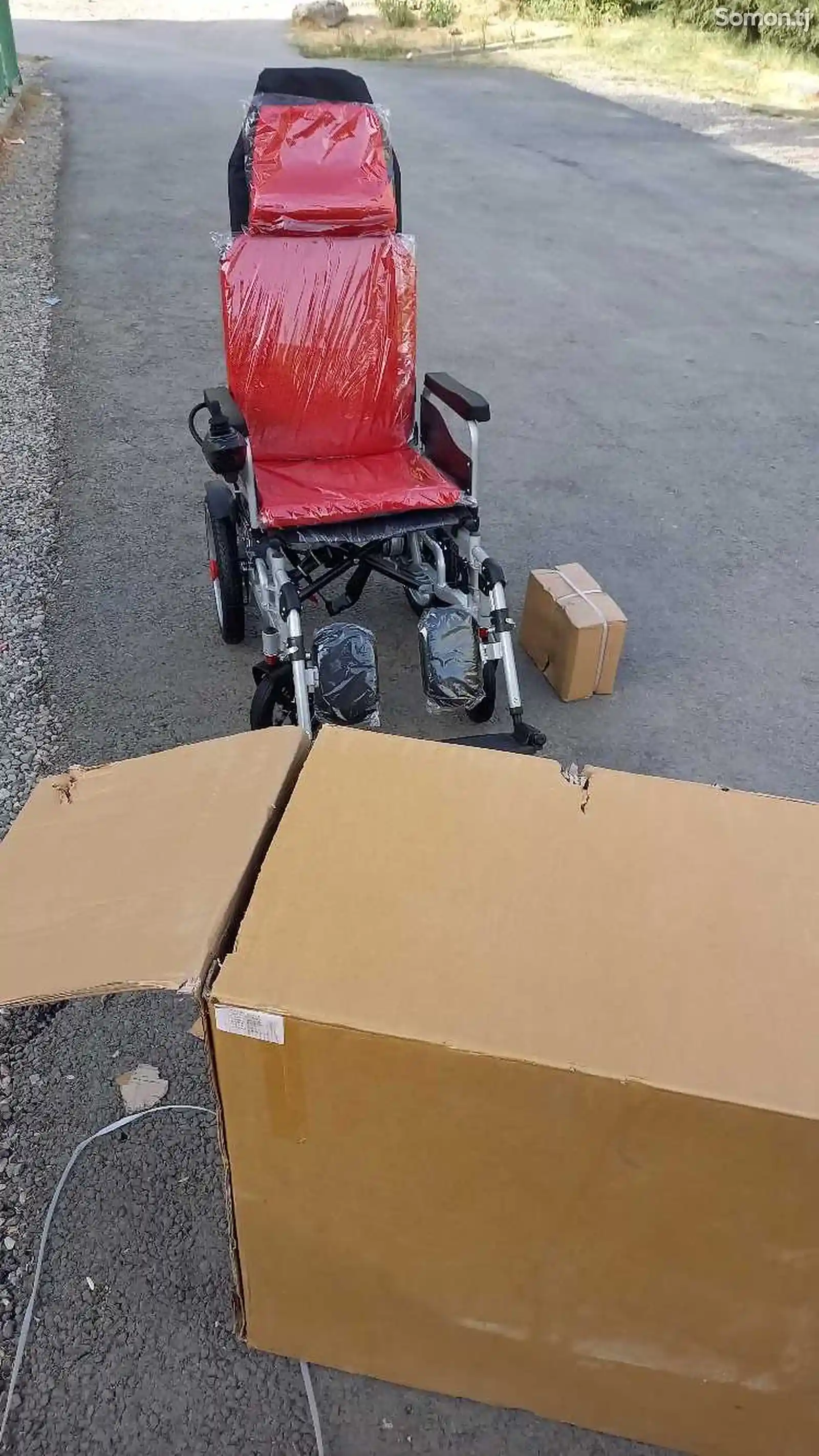 Инвалидная коляска с аккумулятором-1
