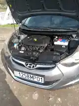 Hyundai Elantra, 2011-10