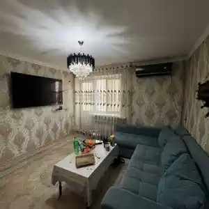 2-комн. квартира, 2 этаж, 50м², Дом печати