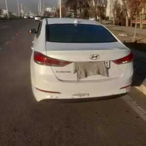 Hyundai Elantra, 2017