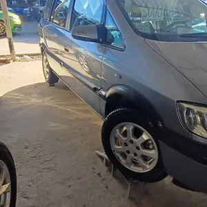 Opel Zafira, 2003