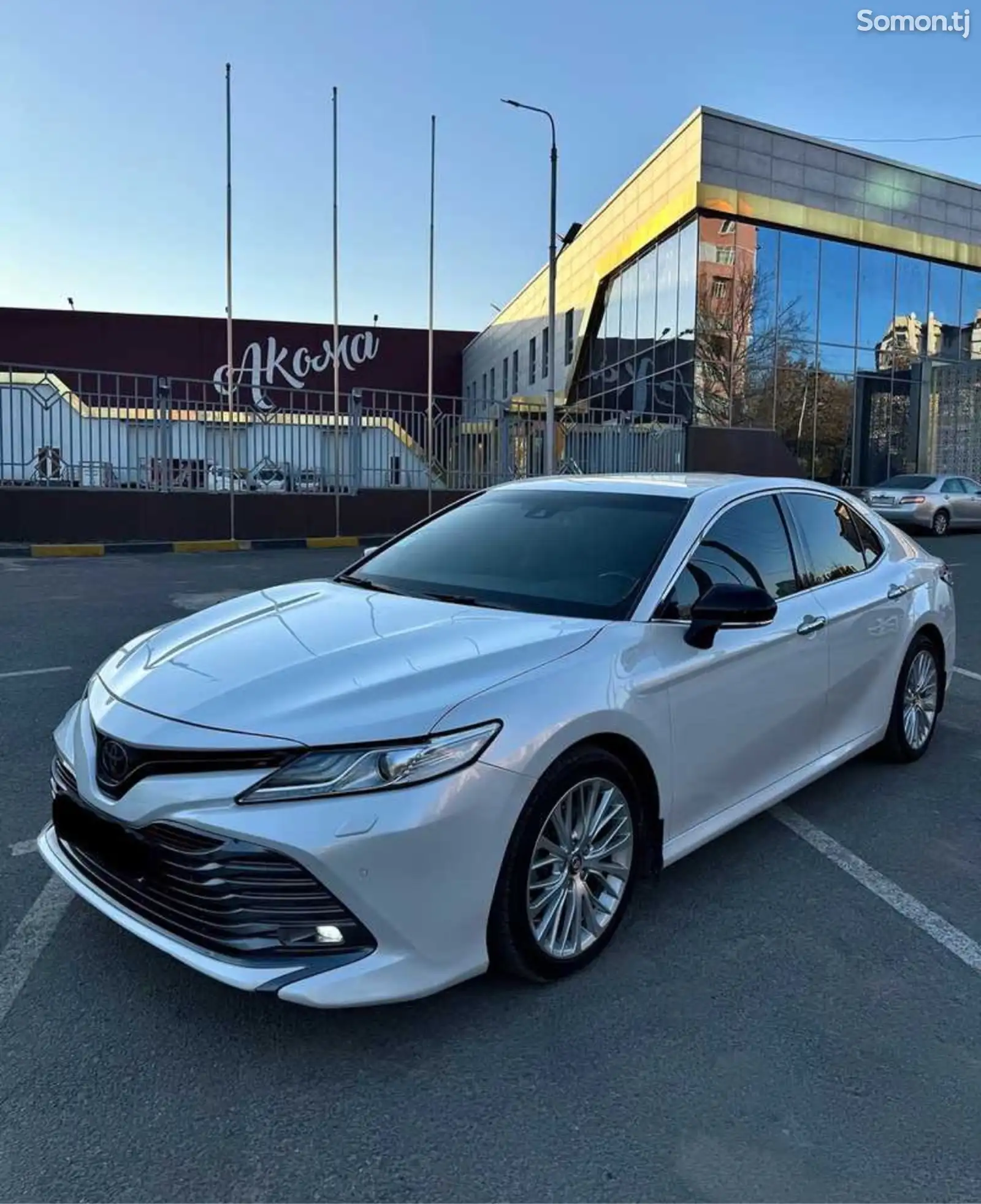 Toyota Camry, 2018-1