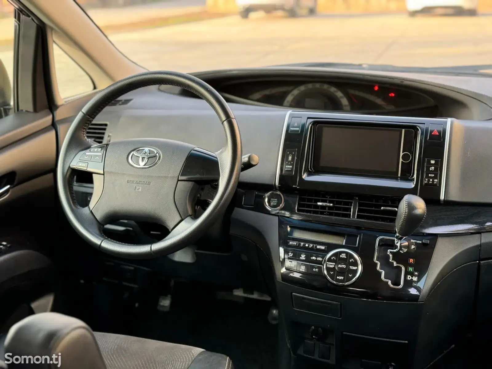 Toyota Estima, 2014-10