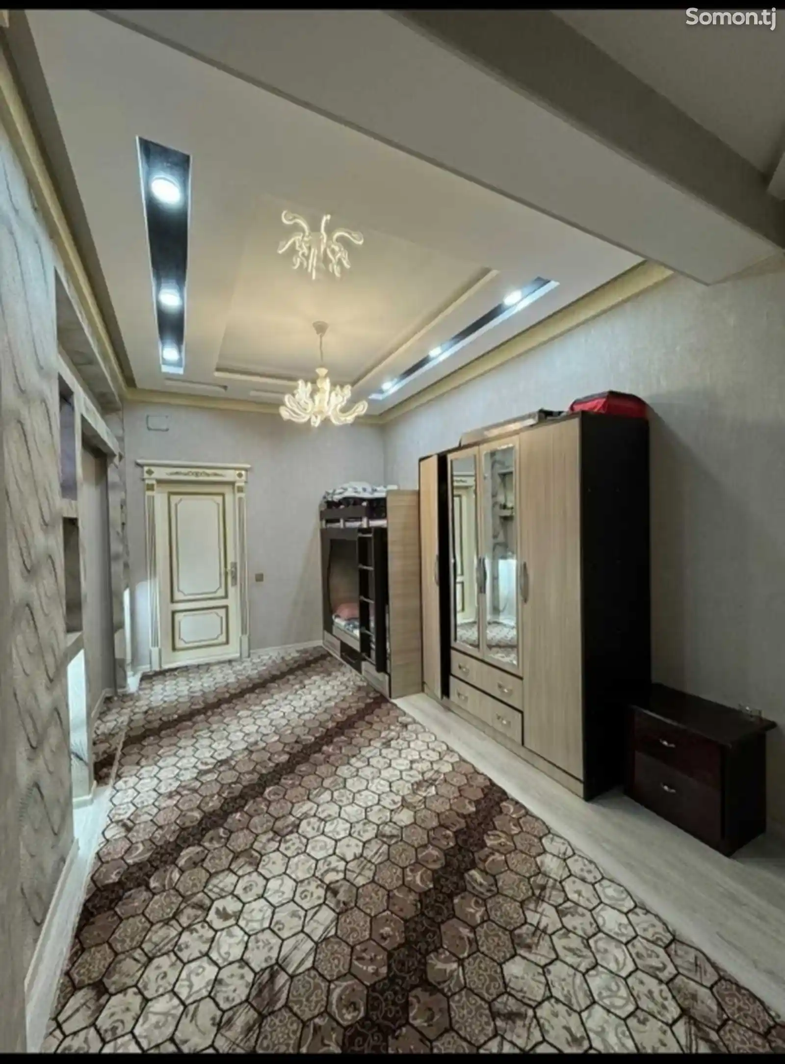 3-комн. квартира, 4 этаж, 100м², Сомони-9