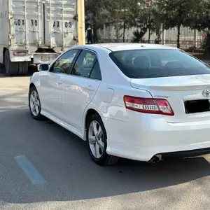 Toyota Camry, 2010