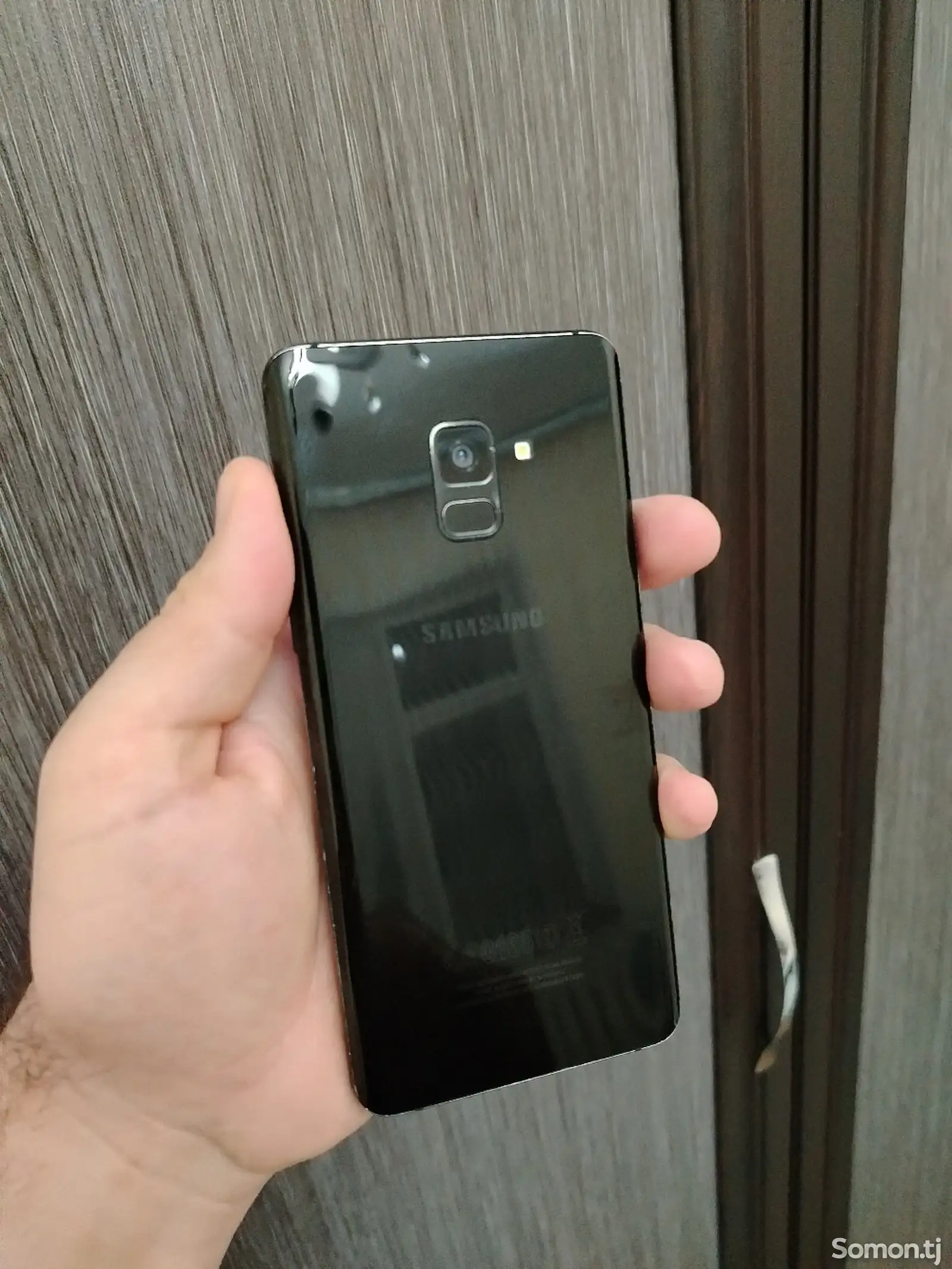 Samsung Galaxy A8+-1