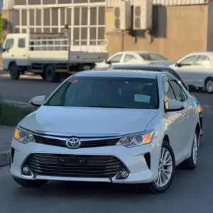 Toyota Camry, 2016