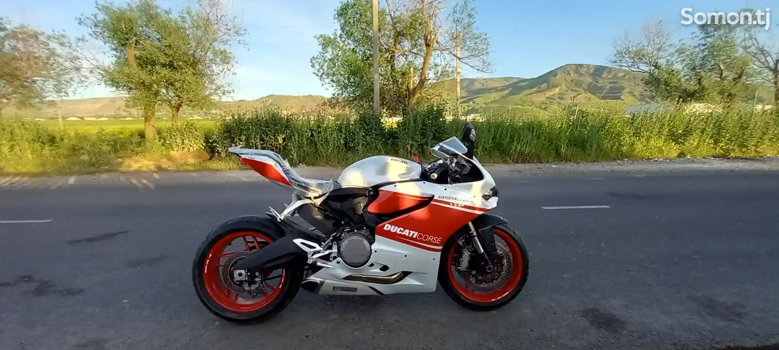Мотоцикл Ducati-1