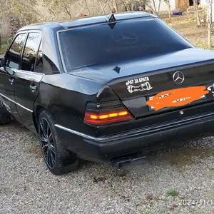 Mercedes-Benz W124, 1995