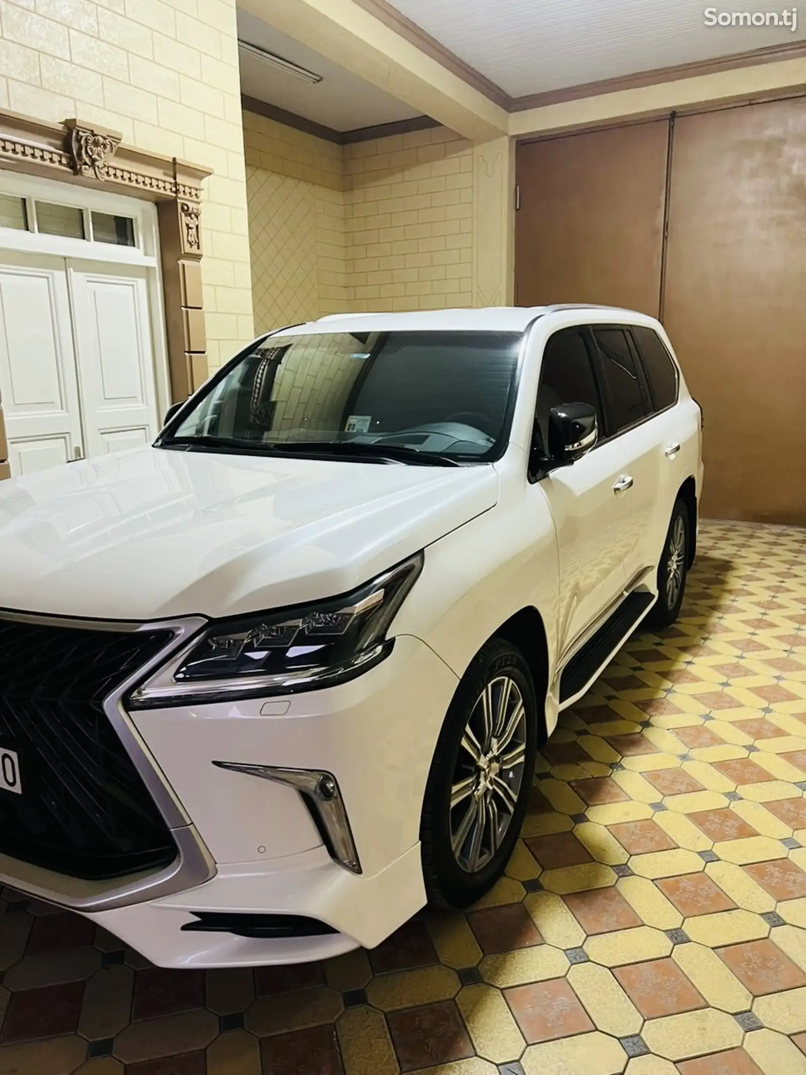 Lexus LX series, 2017