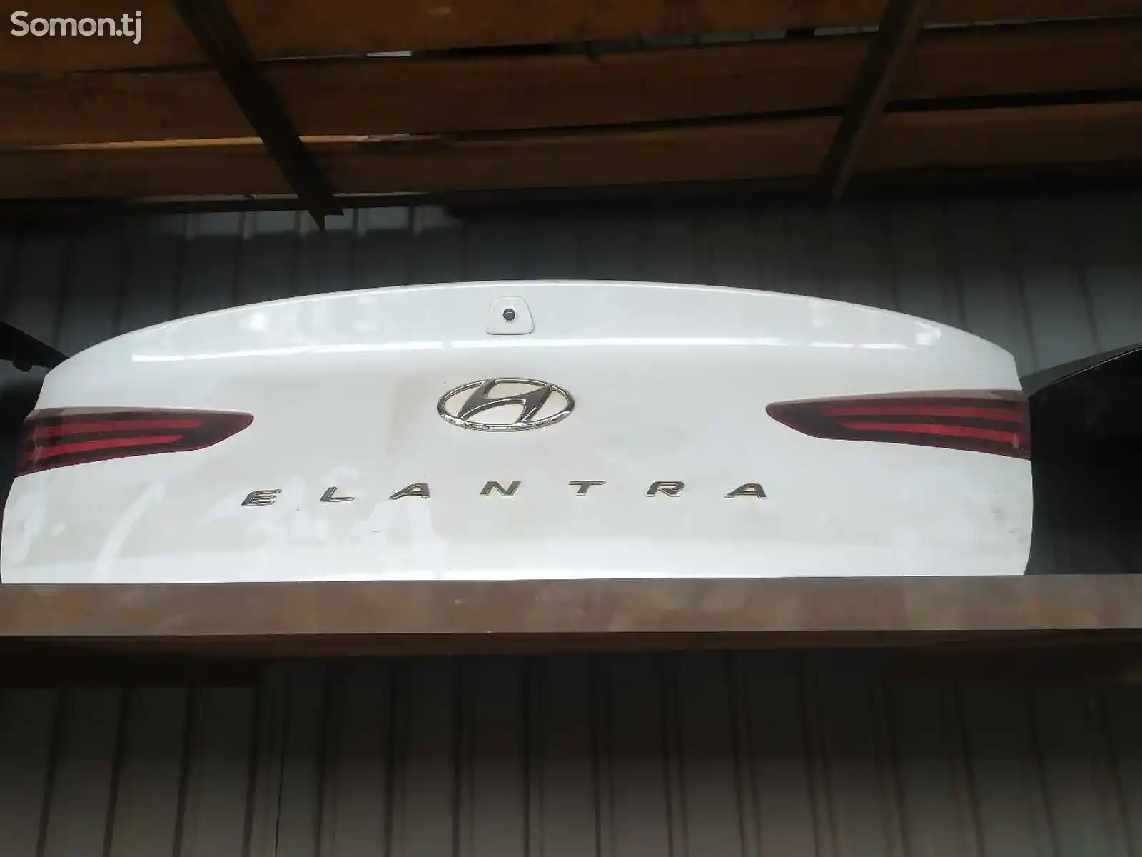 Крышка багажника Hyundai Elantra 2019