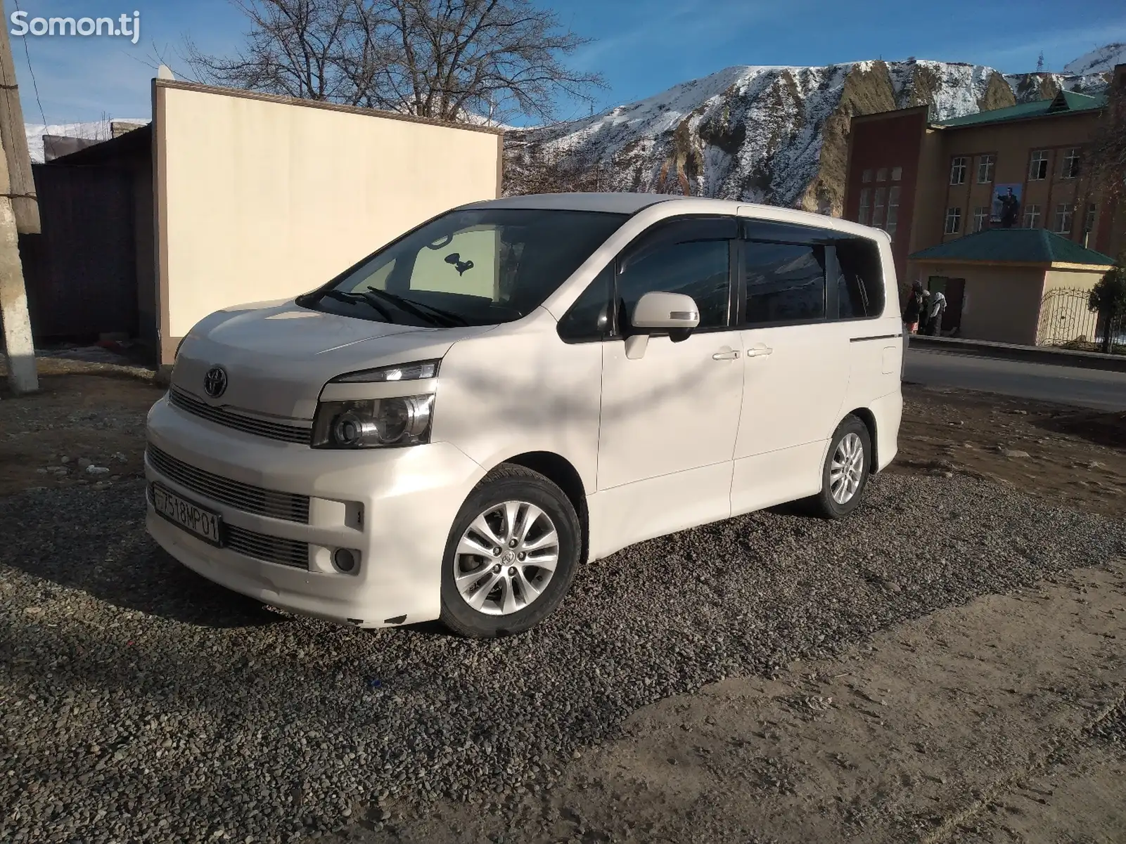 Toyota Voxy, 2011-1