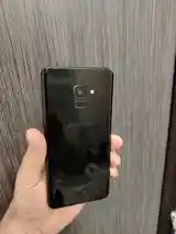 Samsung Galaxy A8+-4