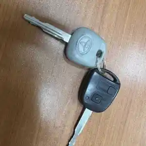 Ключи от Toyota Corolla