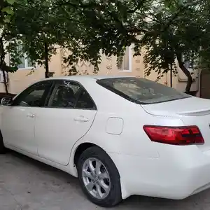 Toyota Camry, 2011