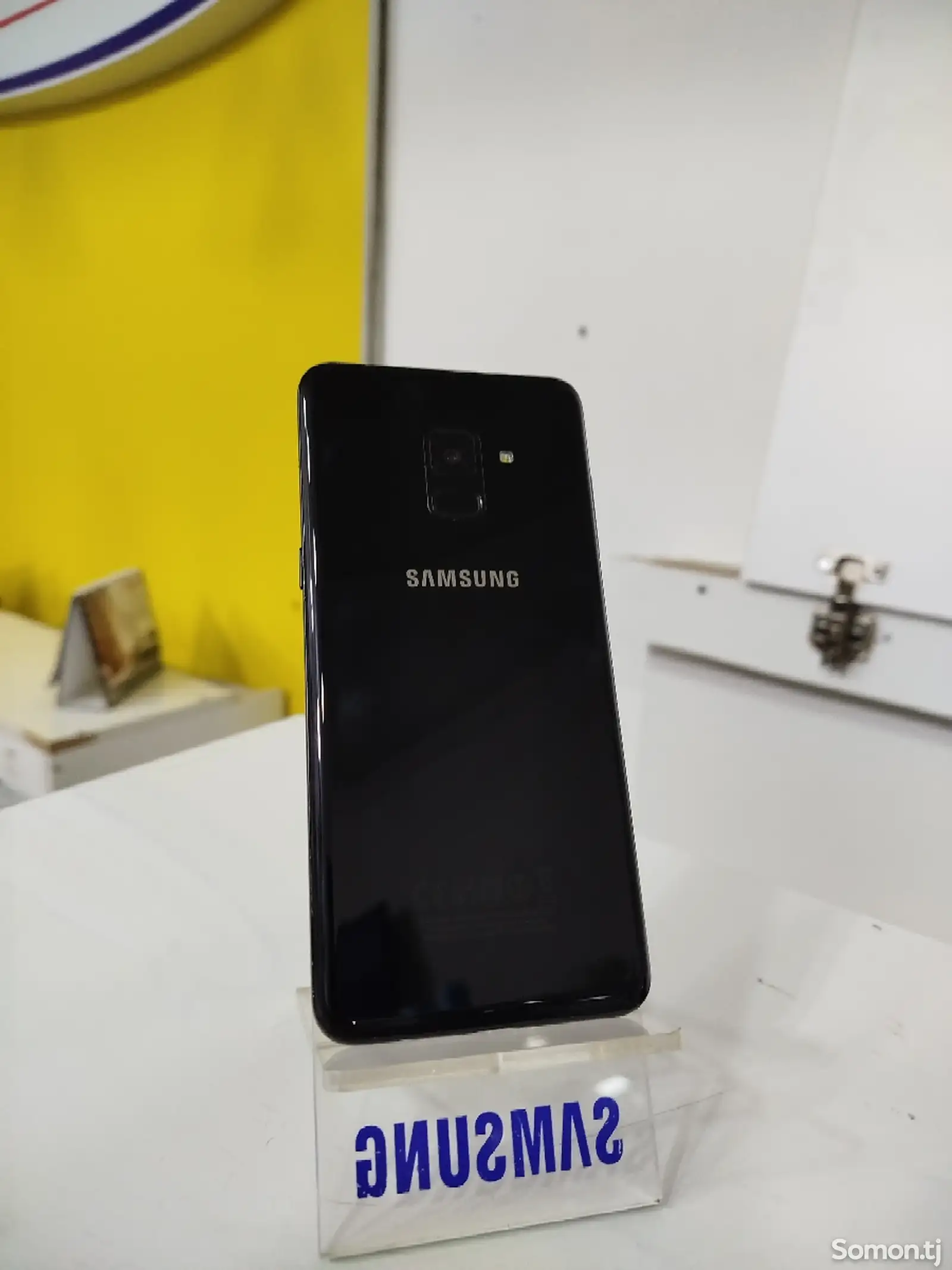 Samsung Galaxy A8-1