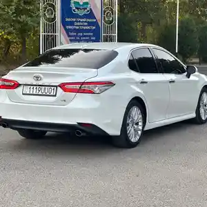 Toyota Camry, 2019