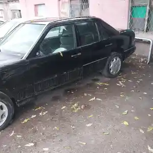 Mercedes-Benz W124, 1992